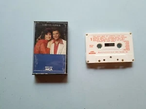 Loretta Lynn & Conway Twitty - The Very Best Of Loretta & Conway - Cassette Tape - Picture 1 of 1