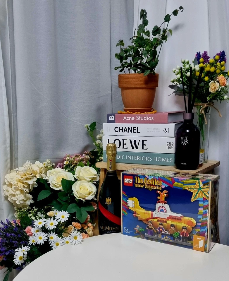 Lego Ideas 21306 The Beatles Yellow Submarine Retired Set New Factory Sealed Box - Image 1 of 4