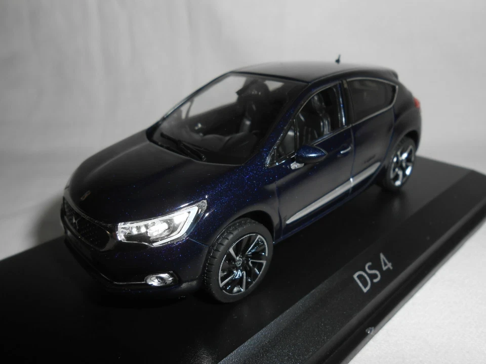 CITROËN DS4 BLEU ENCRE DE 2015   1/43ème - Photo 1/3