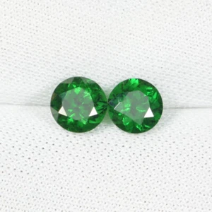 1.19Cts Beautiful Luster Vivid Green Natural Tsavorite Garnet 4mm Rouund Pair.!! - Picture 1 of 2