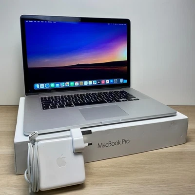 Apple Retina MacBook Pro - 2014 - 15" Display - i7 2.2GHz - 512GB SSD - 16GB RAM - Image 1 of 4