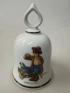 "Amigo necesitado" (1979) Danbury como nuevo Alemania 5,5"" de colección Norman Rockwell Bell " - Imagen 1 de 3
