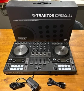 Native Instruments Traktor Kontrol S4 MK3 4-Deck DJ Controller AS NEW IN BOX - Picture 1 of 18