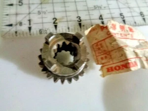 HONDA 23451-030-000  C200 CA200 CT200 GEAR THIRD MAIN SHAFT 21 TOOTH NOS OEM - Picture 1 of 4