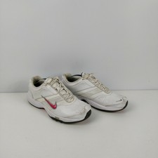 nike steady trainers