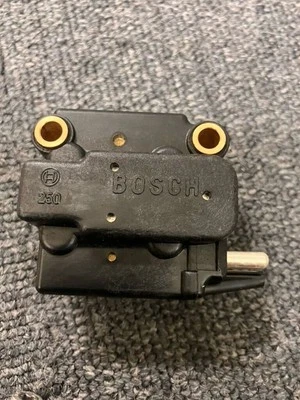 Ferrari Testarossa Fuel Actuator - Image 1 of 3