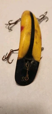Vintage Helin Wooden Flatfish 4-Treble Hook Fishing Lure Crankbait - Image 1 of 3
