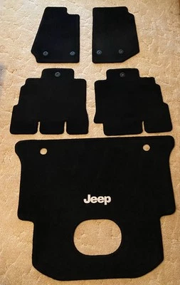 Alfombrillas y alfombrillas de carga negras de 4 puertas Mopar Jeep Wrangler 15-17 OEM  Foto 1 de 2