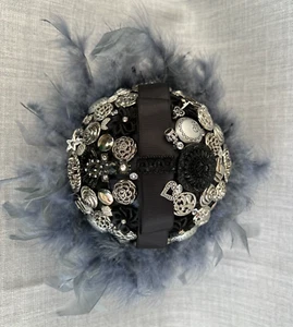 Impresionante Alternativo Único Ramo de Boda Novia Negro Gris Plata Plumas - Imagen 1 de 14