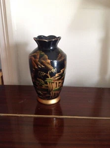 Black oriental vase gold trim Chinese Scene 20cm - Picture 1 of 7