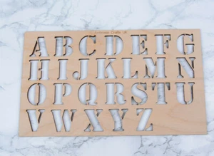 Holz Alphabet Buchstaben Schablone 26er Set Großbuchstaben A-Z 25mm Buchstaben hoch - Bild 1 von 4