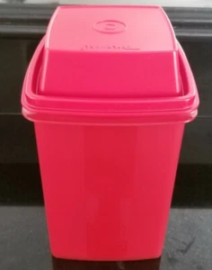 NEW Tupperware 8 cup Large PICK A DELI Passion Red 2L Strainer lifter Pickles - Picture 1 of 1