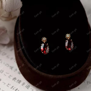Vintage Oval Cut Garnet 18K Gold Plated Sterling Silver Claw Post Stud Earrings - Picture 1 of 4
