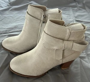 Suede Ivory Ankle Boots For Women With Chelsea Pump Heel Size 8M/39 With Zipper - Picture 1 of 6