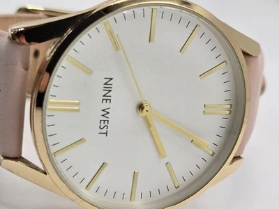 Reloj Nine West para mujer esfera blanca correa de cuero rosa nuevo/1994G - caja de 36,5 mm Foto 1 de 4
