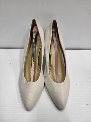 Zapatos Naturalizer Mujer Talla 7.5 Cuero Marfil Clásicos Tacones Cómodos Trabajo Foto 1 de 4