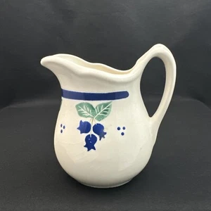 Jarra cerámica Hartstone vintage de EE. UU. diseño de arándanos crema 8 oz - Imagen 1 de 6