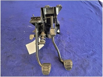 2018-2023 Ford Mustang GT S550 Pedal Cage Manual Transmission M/T Clutch 2692 - Image 1 of 4