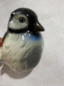 VINTAGE GOEBEL BIRD SPARROW WREN CERAMIC FIGURE West Germany GLOSS FINISH - Picture 1 of 12