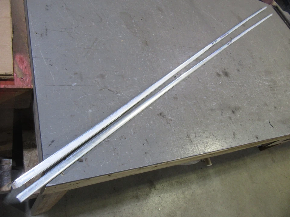 Pontiac Bonneville Wagon 1983 techo exterior riel de goteo moldura par Foto 1 de 4