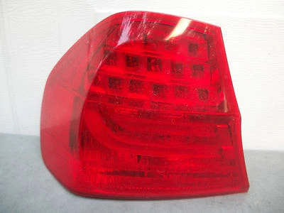 BMW SERIE 3 SEDÁN 323I 328I 328I XDRIVE 335I 335I XD M3 09 10 LUZ TRASERA OEM Foto 1 de 3