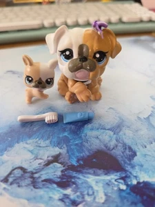 Littlest Pet Shop LPS Mommy #3587 & Baby Bulldog #3588 pasta spazzolino e gettone - Foto 1 di 12