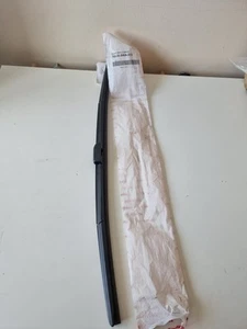 Genuine Honda CR-V Front Aero Windscreen Wiper Blade (*For CR-V 2007 - 2012* ) - Picture 1 of 6