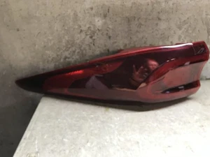 20 21 22 Kia Sportage Right Passenger RH Tail Light Lamp Incandescent - Picture 1 of 2