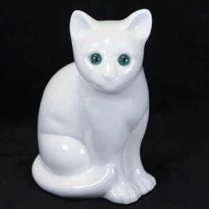 Statua gatto bianco ELFA Alcobaca statuina occhi verdi figura gattino alta 8-1/2" - Foto 1 di 7