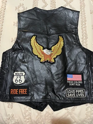 Placa Diamante, Chaleco Motero Cuero Búfalo, con Parches, Talla Mediana Foto 1 de 4