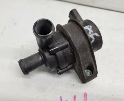 Bomba de agua auxiliar Audi A5 2010-2016 Foto 1 de 4