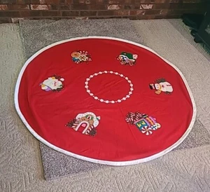 Vintage Christmas Completed Bucilla Large 59" Felt Table Cover or Tree Skirt - Picture 1 of 13