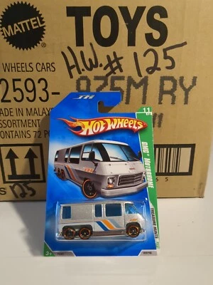 2009 HOT WHEELS TREASURE HUNT 1972 GMC MOTORHOME 1/64  - Image 1 of 4