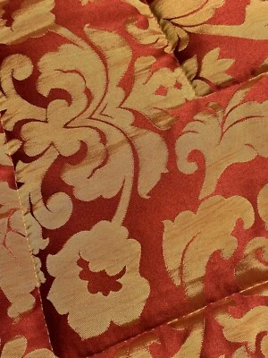 Hermoso par de fundas de almohada King personalizadas acolchadas brillantes doradas y rojas Foto 1 de 4