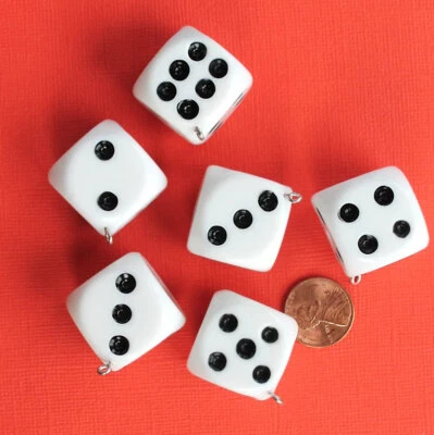 2 Dijes de Dados Grandes Resina 3D Calidad Superior Clásicos Blanco y Negro - K251 Foto 1 de 2