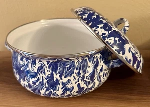 Golden Rabbit Smalto 2,5 Quart Forno Olandese Blu e Bianco Maculato Nuovo senza etichette - Foto 1 di 8