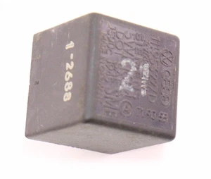 Turn Signal Flasher Relay 21 VW Audi Jetta Golf GTI Passat Vanagon 111 953 227 D - Picture 1 of 3