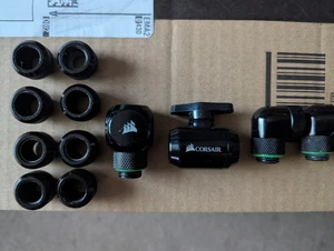 8 x Corsair 12mm OD Hydro X Series XF Raccordi Hardline, Nero, Valvola di Scarico + - Foto 1 di 3