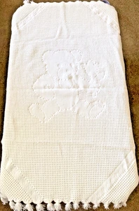JW Robinson. Borlas manta bebé oso de peluche blanco. 46" x 26".  Italia. - Imagen 1 de 16