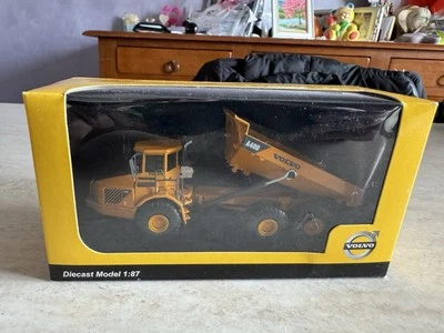 MEZZO DA LAVORO STRADALE CAMION RIBALTABILE VOLVO 1:87 NUOVO BOX DA COLLEZIONE - Immagine 1 di 4