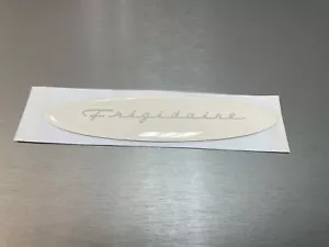 Targhetta distintivo frigorifero Frigidaire PN 240415203 beige, OEM, nuova - Foto 1 di 2