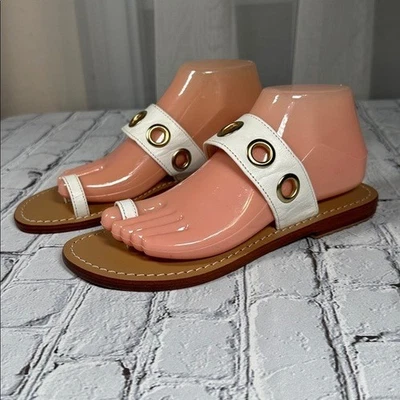 Sandalias Mystique Boutique blancas tostadas con detalles dorados talla 8 Foto 1 de 4