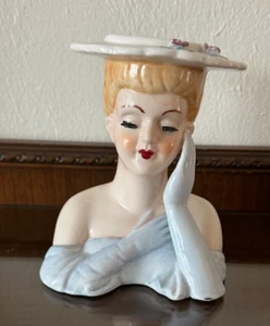 Vintage Lefton Repro Frauenkopf Vase blonde Dame blau Kleid Hut weiße Handschuhe gebraucht, in einwandfreiem Zustand - Bild 1 von 9
