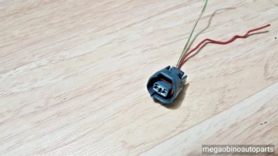 2004-2006 丰田 Sienna 连接器传输传感器 — 第 1/2 张图片