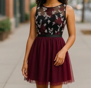 SPEECHLESS Maylin Embroidered Fit Flare Dress Prom Party Ballet Black Burgundy M - Picture 1 of 11