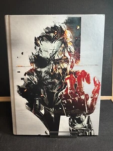 Metal Gear Solid V Phantom Pain 5 - Hardback Collectors Edition - Bild 1 von 3