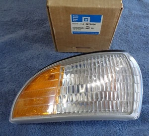 NOS NEW OEM GM 91-96 Caprice & Roadmaster RH Turn Signal Marker Lamp Light Lens - Picture 1 of 8