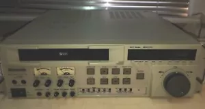PANASONIC AG-7350 Professional High-End SVHS-Videorecorder NTSC - vom Händler - Picture 1 of 8