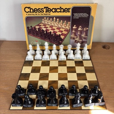CHESS TEACHER by Cardinal 1979 Vintage Complete READ - Image 1 of 4
