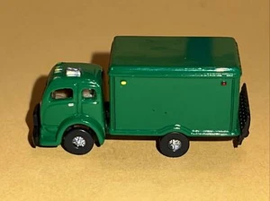 N Scale White 3000 Box Truck with Lift Gate • Classic Metal Works • CMW • 1:160 - Picture 1 of 24